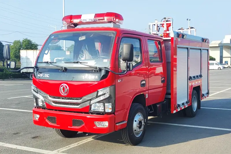 Wóz strażacki kombinowany z proszkiem i pianą