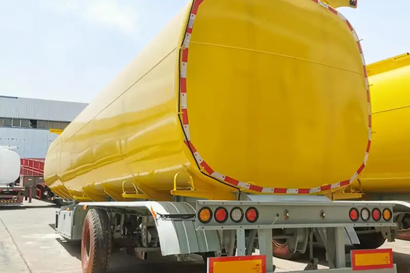 Korpus cysterny do transportu cieczy i gazu